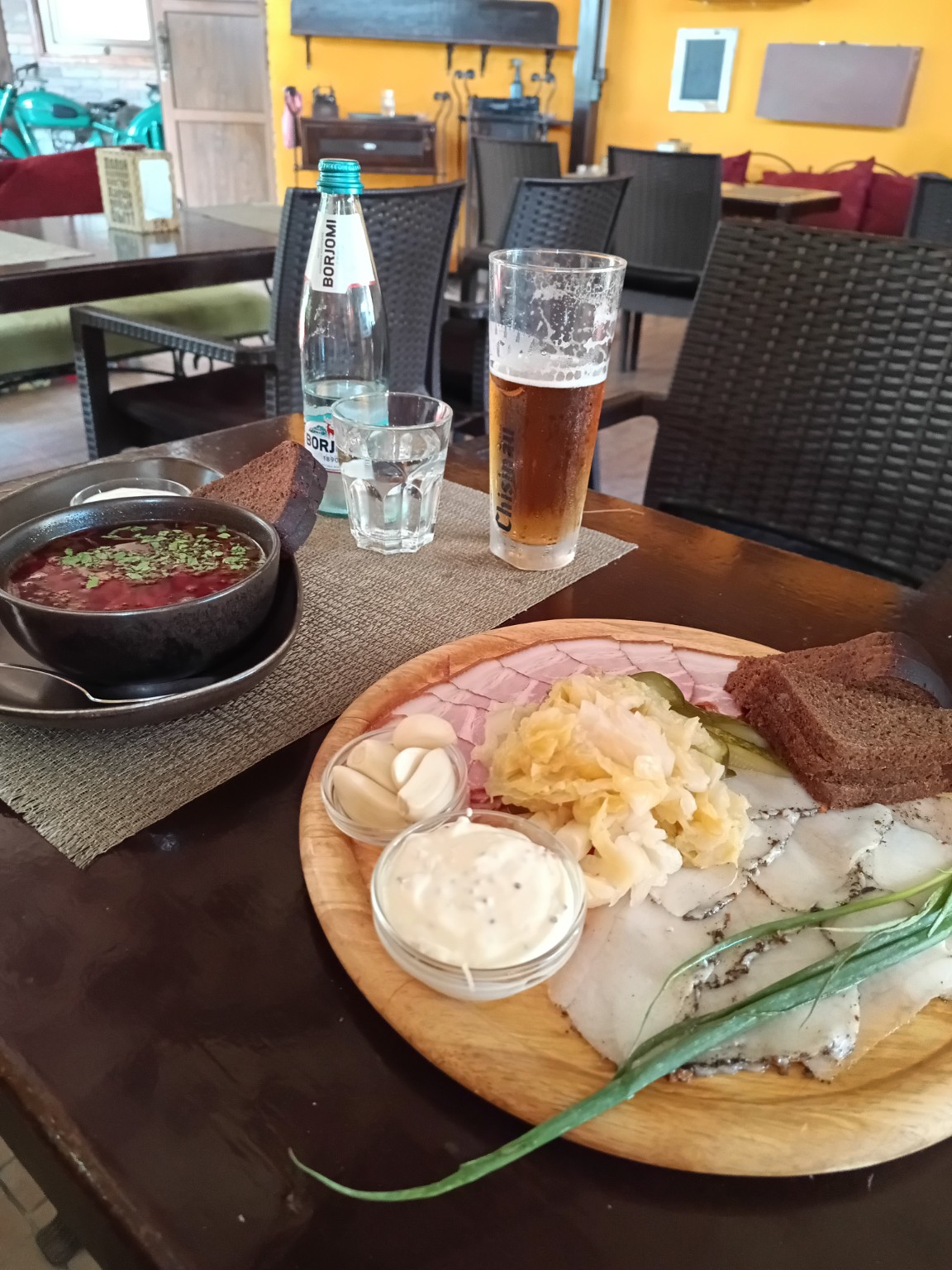 Late food, beer and Borjomi in Chisinau